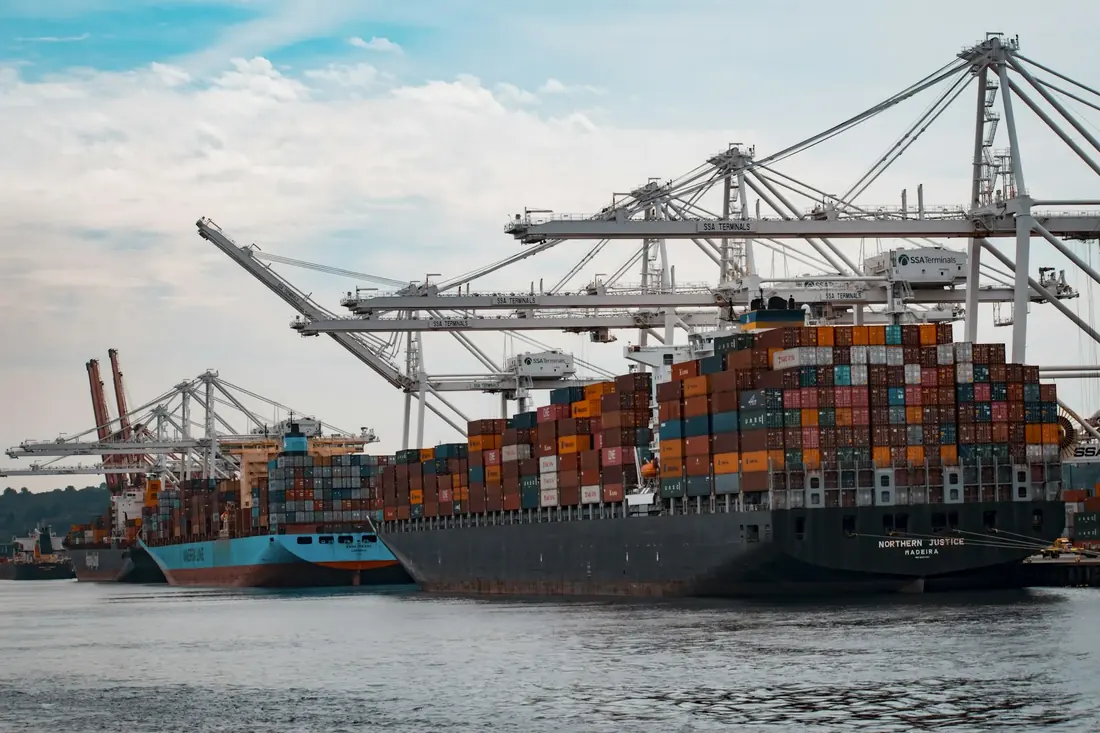 Shenzhen Port Logistics - 深圳港口物流