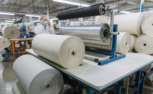 Inde i en partnerfabrik